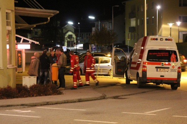 Versuchter Raubüberfall in Pinsdorf - Trafikantin mit Messer verletzt