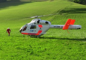 Neukirchen: schwerer Motorradunfall auf der Großalmlandesstraße