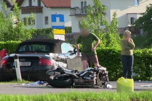 Neukirchen: schwerer Motorradunfall auf der Großalmlandesstraße