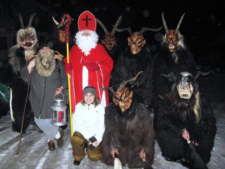 Nikolaus und Krampus von Haus zu Haus salzi.at