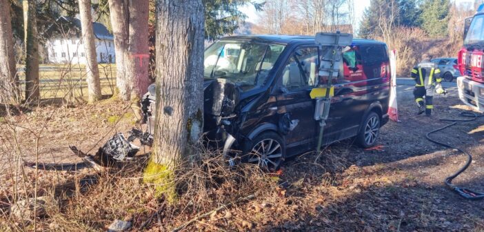 Schwerer Verkehrsunfall Auf Der B158 - Salzi.at