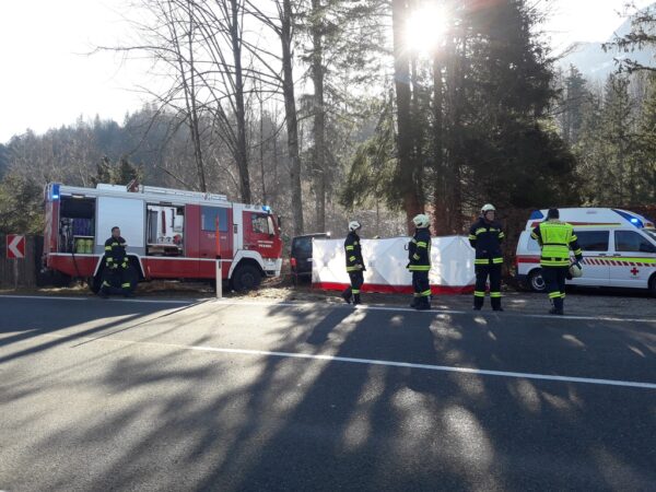 Schwerer Verkehrsunfall Auf Der B158 - Salzi.at