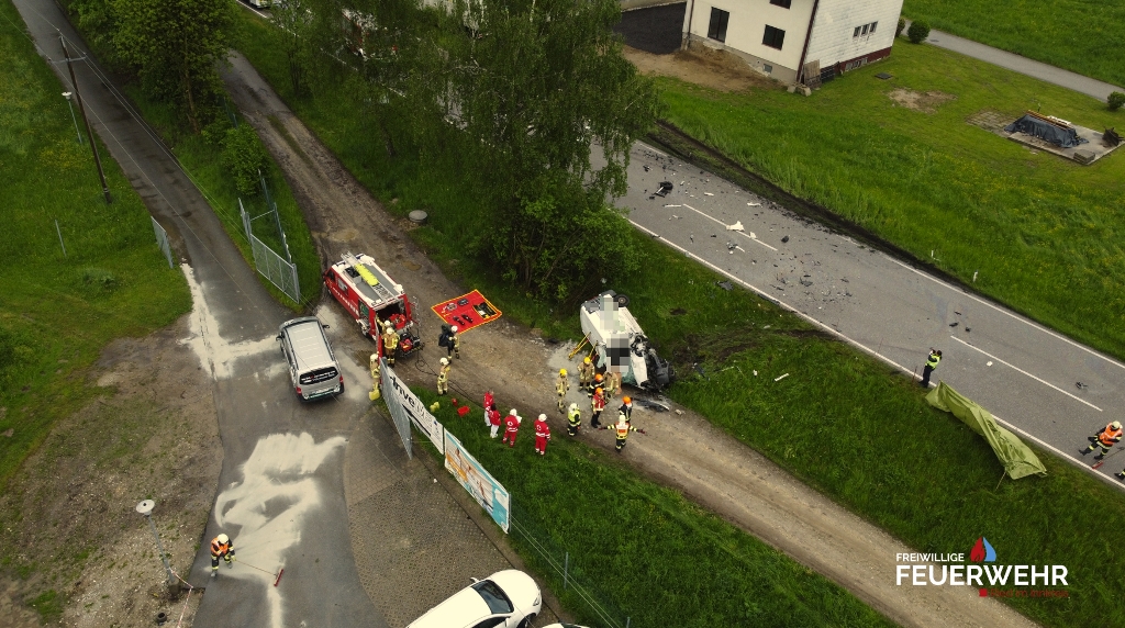 Tödlicher Verkehrsunfall FF Ried Im Innkreis (2) - Salzi.at